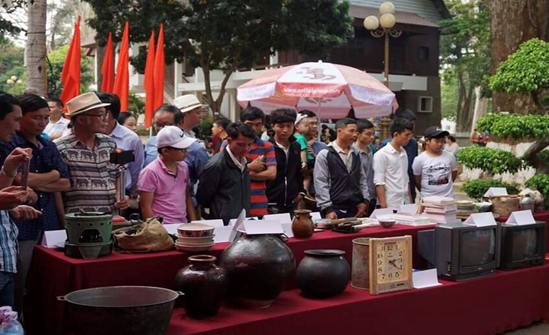 Trưng bày chuyên đề “44 năm Chiến thắng Buôn Ma Thuột - Những chặng đường lịch sử” và tiếp nhận hiện vật hiến tặng tại Bảo tàng tỉnh Đắk Lắk