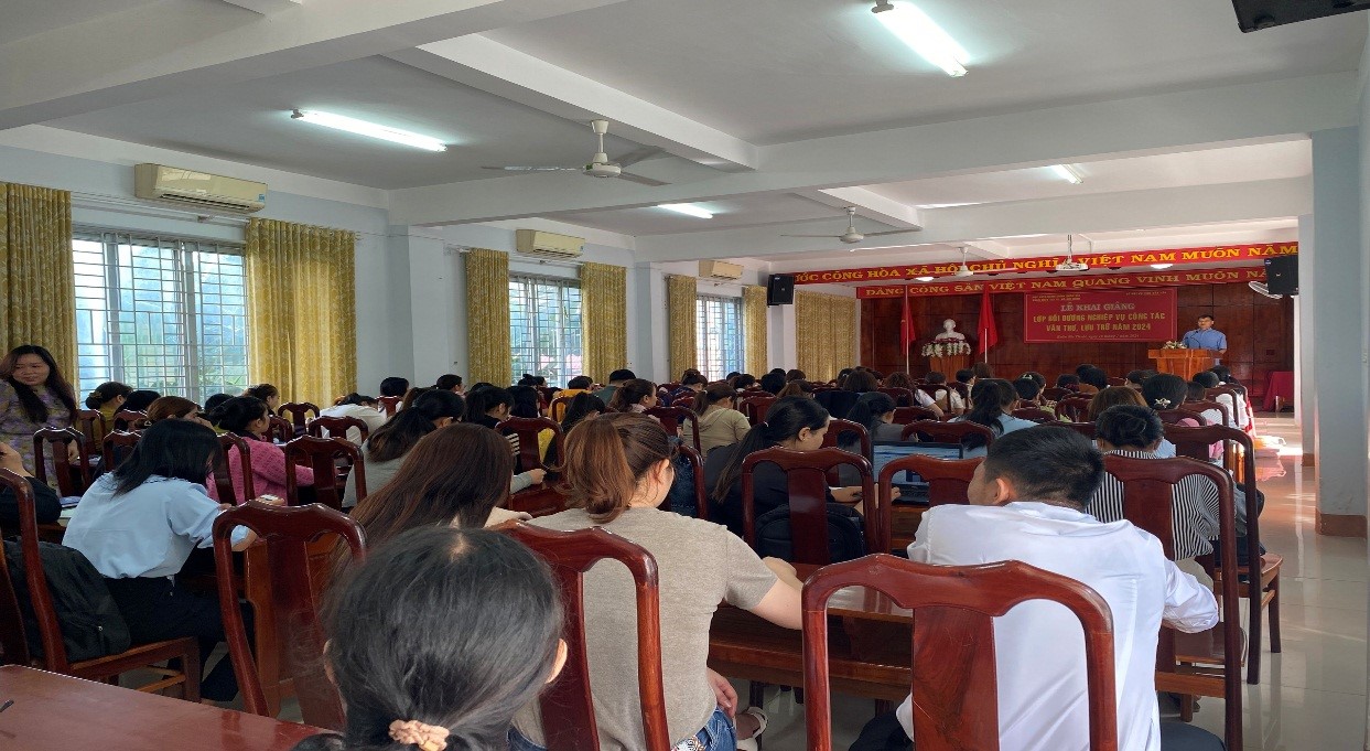 Tổ chức lớp bồi dưỡng nghiệp vụ công tác văn thư, lưu trữ năm 2024